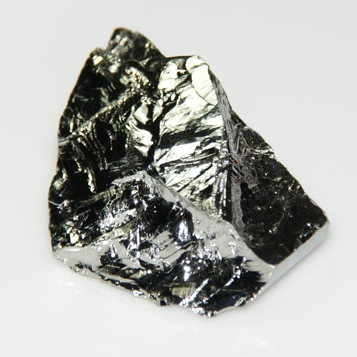 A metalloid with the atomic mass 72.64